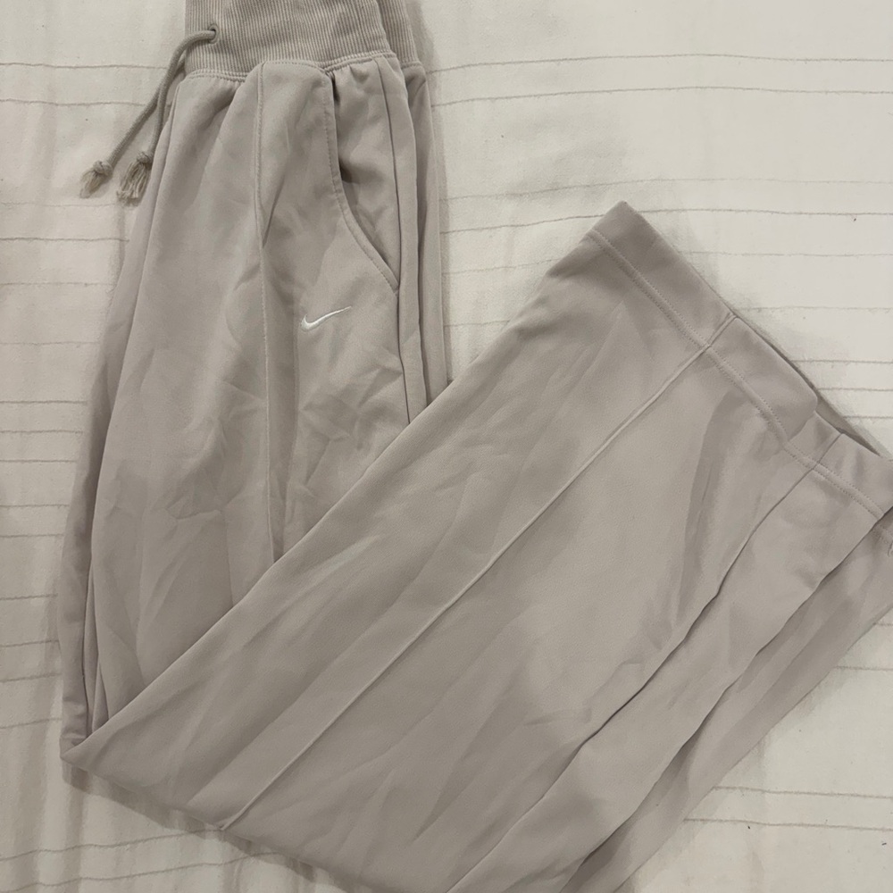 Nike Sportswear Essentials Wide Leg Pleated Pants in Cream size XS